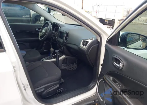 2019 Jeep Compass Sport Fwd z USA, uszkodzony, nr VIN 3C4NJCAB9KT613535